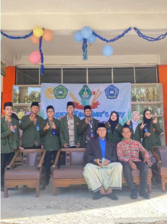 HGN Tidak Hanya Akademik Tapi Spiritual (Refleksi PPL IPRIJA di MA Ulul Ilmi)